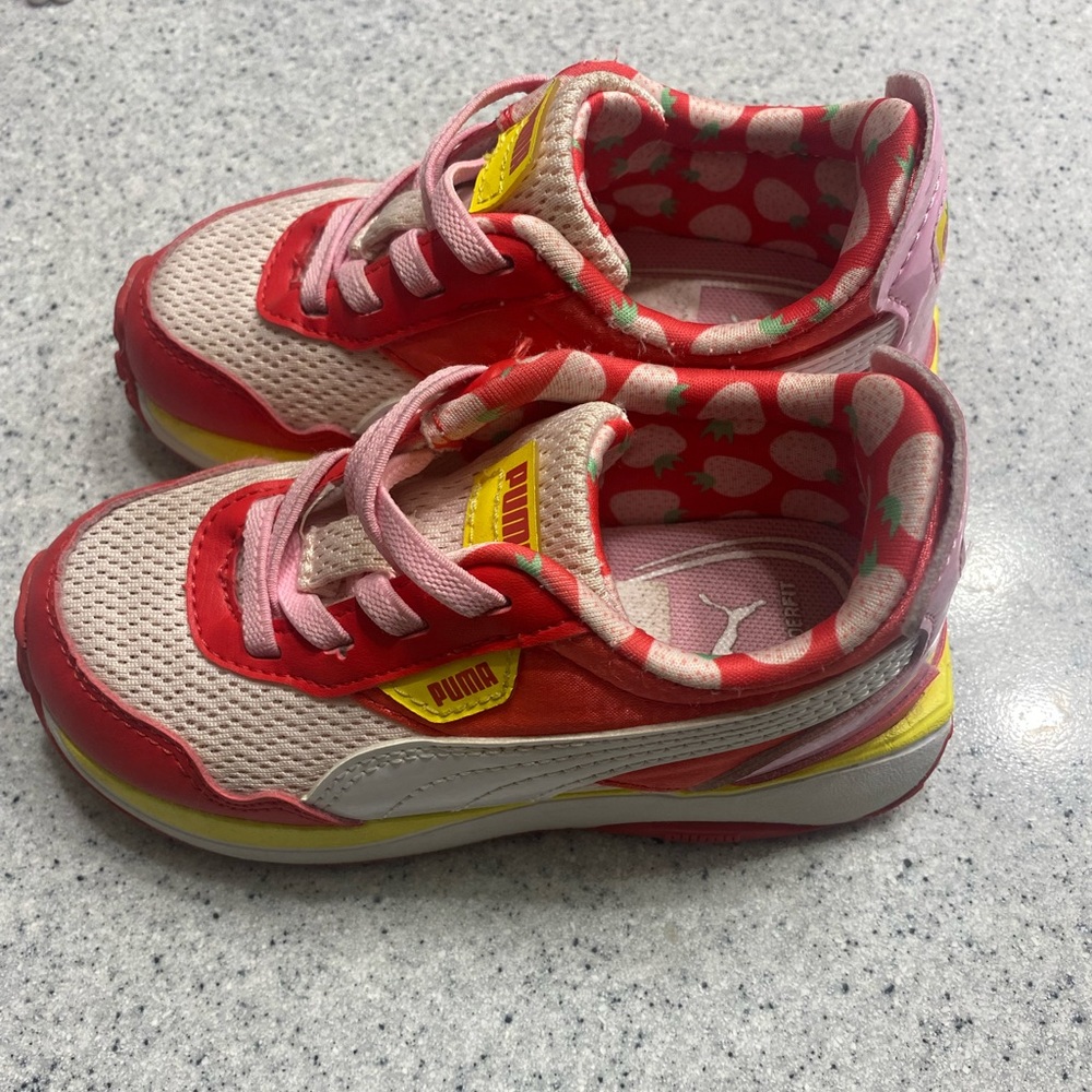 Toddler girl’s Starwberry Puma shoes